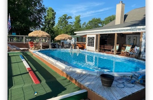 Winnsboro House | Lake Front Vacation Home with Pool and Lake view