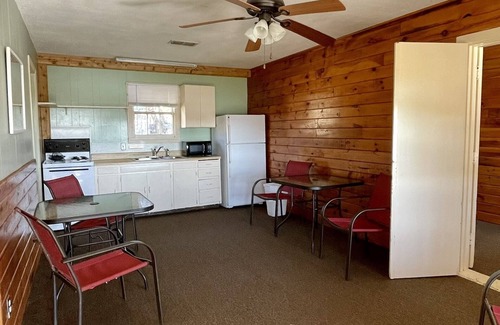 Graham Cabin | Lake front weekend cabin #8