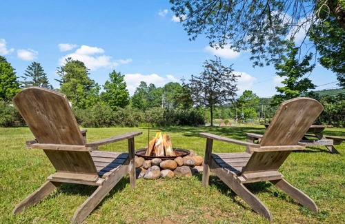 Warrensburg Cabin | Lake George Area Cabin near Hudson River Access