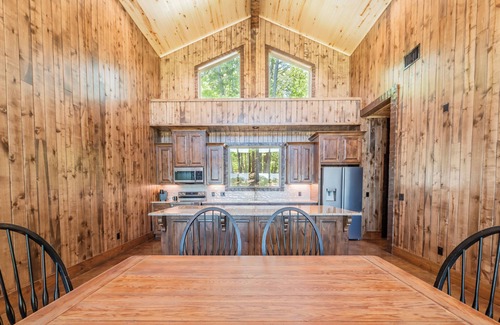 Gladewater House | Lake Gladewater lake house - come relax ,watch the sunset or jump off the dock.