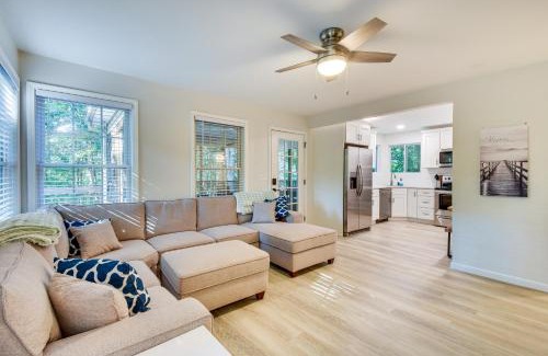 Seneca House | Lake Hartwell Retreat with 2-Tier Dock and Boat Slip!