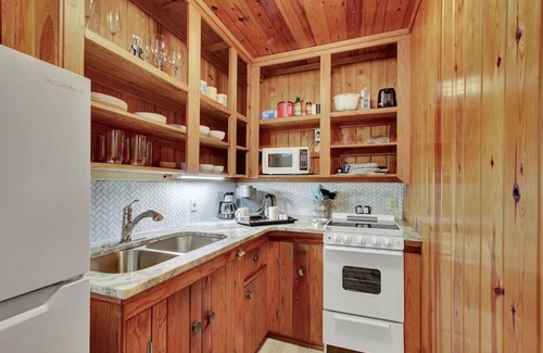Piney Cottage | Lake Haven Cottage (On Lake Hamilton)