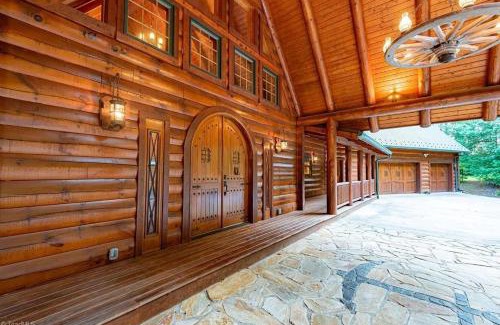 Wilkesboro House | Lake Haven Lodge