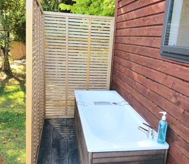 Lake Hawea House | Lake Hawea Cabin with Mountain Views- OUTDOOR BATH!