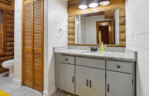 Fleming House | Lake home near Savannah Downtown