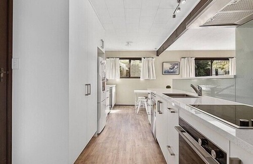 Okere Falls Cottage | Lake House and Studio - Lake Rotoiti Holiday Home