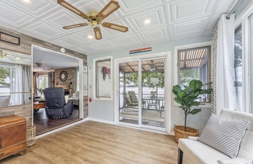 Centre Hastings Cottage | Lake house close to OFSC Trails