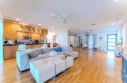 Edgewood House | Lake House Family Fun Getaway