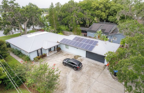 Edgewood House | Lake House Family Fun Getaway