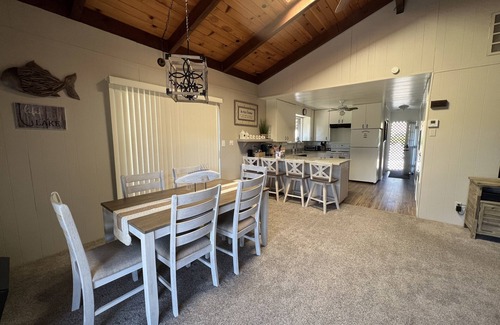 Oak Shores House | Lake House in the beautiful Oak Shores Community w/WiFi