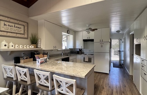 Oak Shores House | Lake House in the beautiful Oak Shores Community w/WiFi