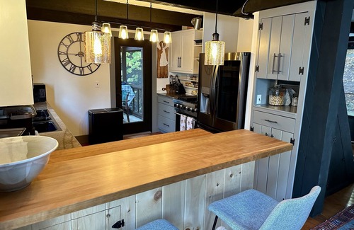 Mount Sunapee House | Lake house on beautiful Lake Sunapee w/large dock