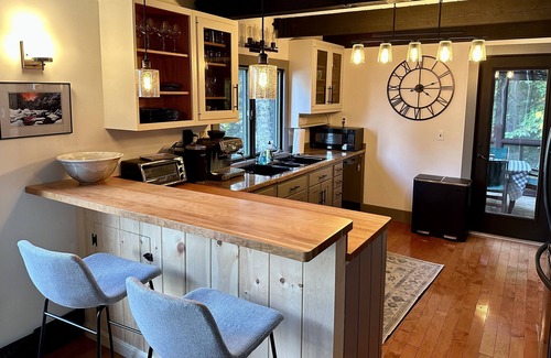 Mount Sunapee House | Lake house on beautiful Lake Sunapee w/large dock
