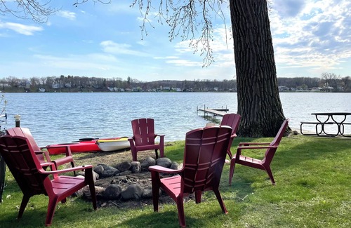 Shipshewana House | Lake House | Shallow Sandy | Kayaks | Family Fun