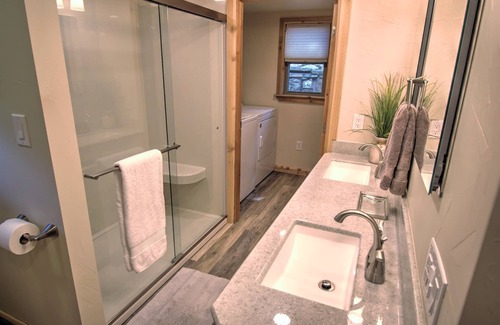 Vian Cabin | Lake house with spacious deck offering fabulous view of beautiful lake Tenkiller