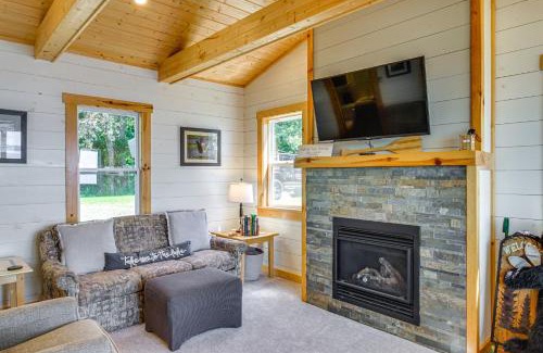 Nisswa House | Lake Hubert Cabin with Private Deck and Boat Dock