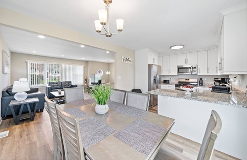 Lake in the Hills House | Lake In The Hills FHS Rental