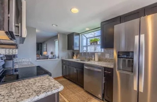 Lake Ozark Condo | Lake-Life Condo · Lake-Life Condo close to Attractions & LOZ strip