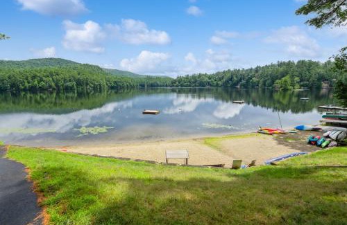 Lake Luzerne-Hadley House | Lake Luzerne Getaway