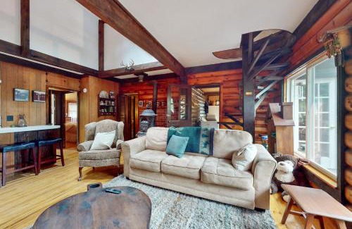 Lake Luzerne-Hadley House | Lake Luzerne Getaway