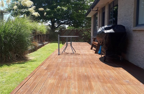 Manapouri House | Lake Manapouri Town House - with WiFi