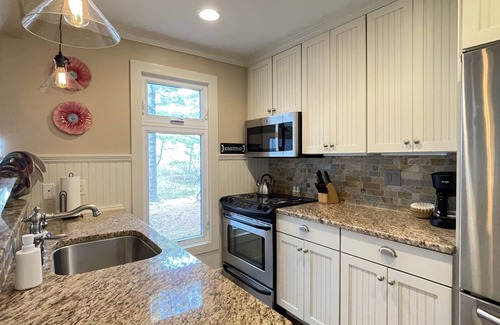 Glen Arbor Condo | Lake Michigan Condo/2 BD/2 BTH/Sleeps 5/Wilderness 8/Glen Arbor