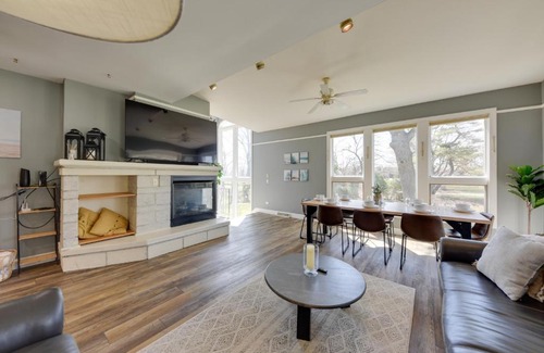 Racine House | Lake Michigan Vacation Rental with Private Beach!