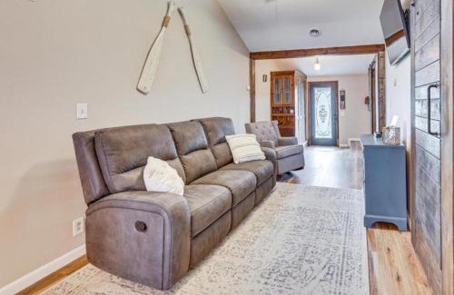 Craig Beach House | Lake Milton 1 Block From Beach With A Hot Tub