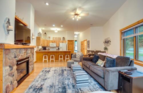 Minocqua Apartment | Lake Minocqua Condo with Shared Fire Pit!