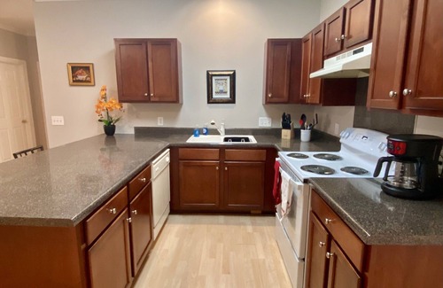 Cornelius Condo | Lake Norman Condo near Charlotte! Great Location steps from downtown Cornelius!