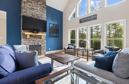 Catawba House | Lake Norman Home Lake Access with Heated Pool & Hot Tub