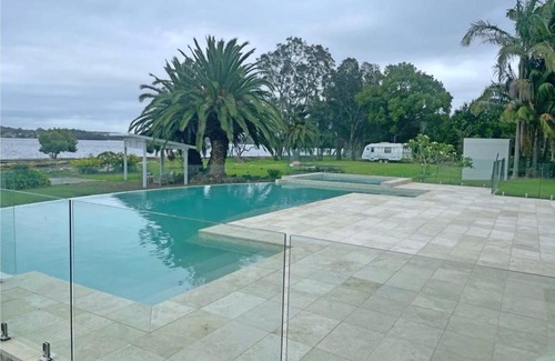 Dora Creek Villa | Lake Palm Retreat