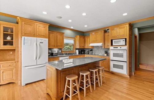 Payne - Phalen House | Lake Phalen Place, steps from lake & trails