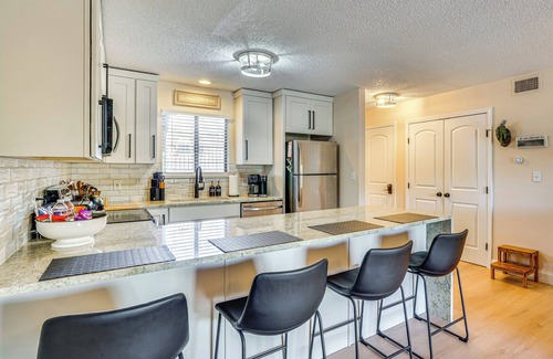 Osage Beach Condo | Lake & Pool Access: Lazy Days Condo w/Balcony!