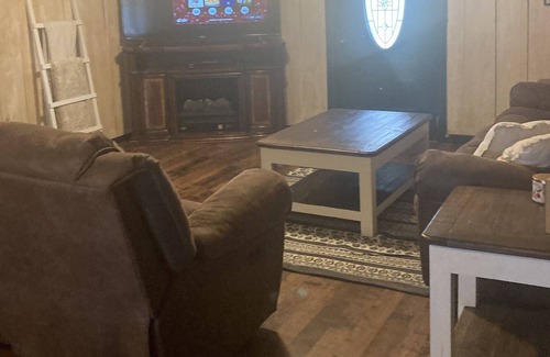 Bentley Cabin | Lake retreat