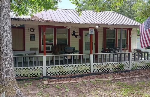 Zavalla Cabin | Lake Sam Rayburn Cabins #1 at Monterrey Park an Boat Launch Lake Sam Rayburn