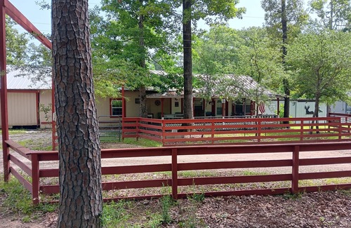 Zavalla Cabin | Lake Sam Rayburn Cabins #1 at Monterrey Park an Boat Launch Lake Sam Rayburn