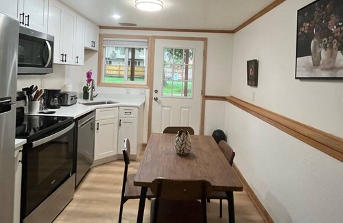 Picnic Point-North Lynnwood House | Lake Serene Guest House, Lynnwood