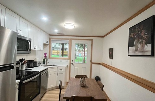 Picnic Point-North Lynnwood House | Lake Serene Guest House, Lynnwood