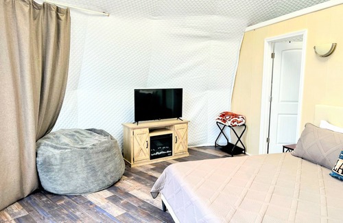 Rogers Hotel | Lake Serenity Ranch