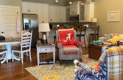 Northport Condo | Lake side condo nearThe University of Alabama