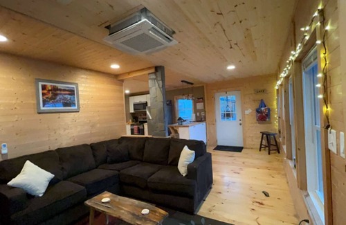 Crown Point House | Lake side retreat