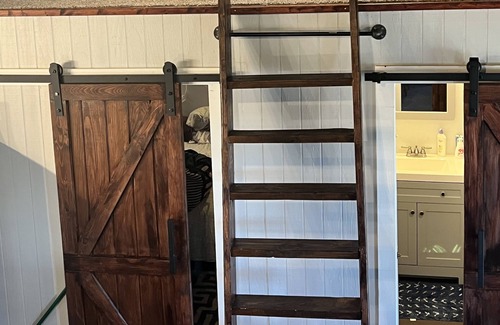 Somerville Cabin | Lake Somerville Cabin~ Pet Friendly~ Minutes from Lake!