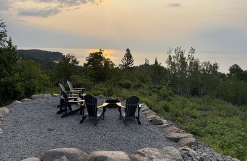 Silver Bay Cabin | Lake Superior Views | Sauna | Close to SHT & state parks