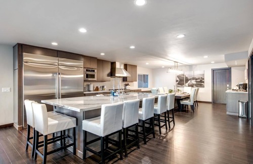 Skyland House | Lake Tahoe lakefront Home of the Stars Lx96