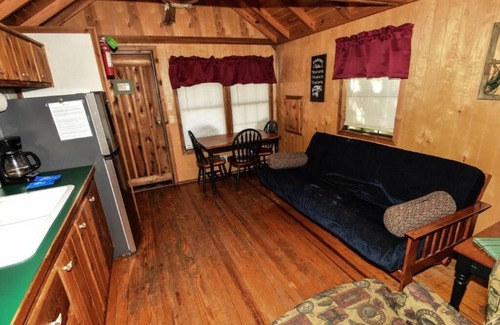 Mead Cabin | Lake Texoma Cedar Cabin - Striper King