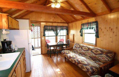 Mead Cabin | Lake Texoma Cedar Cabin