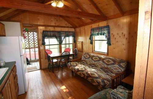 Mead Cabin | Lake Texoma Cedar Cabin