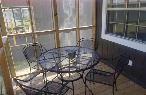 Mead Cabin | Lake Texoma Lakefront Cabin - Knotts Landing