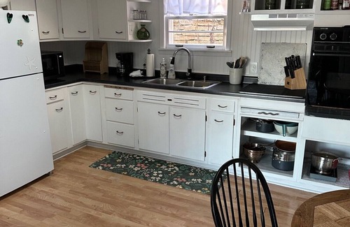 Oconomowoc Cottage | Lake Vacation/Hunters Lake in Dousman,WI, Milwaukee, Delafield, Oconomoc, Wales